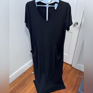 Black V-Neck t-shirt Dress with Pockets